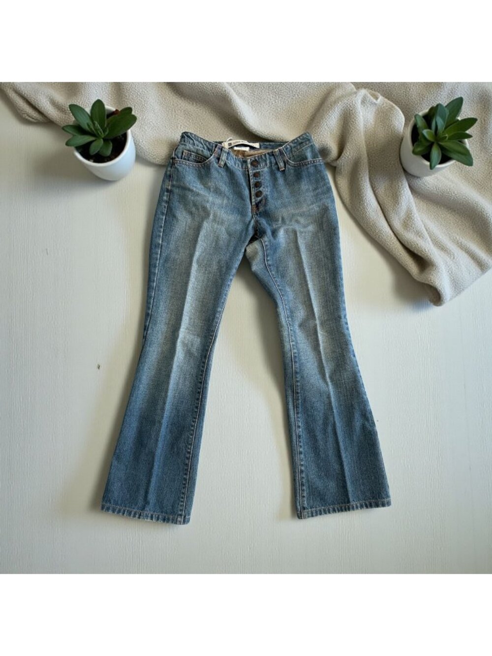 GAP Long and Lean Medium Wash Flare Leg Jeans Size 2